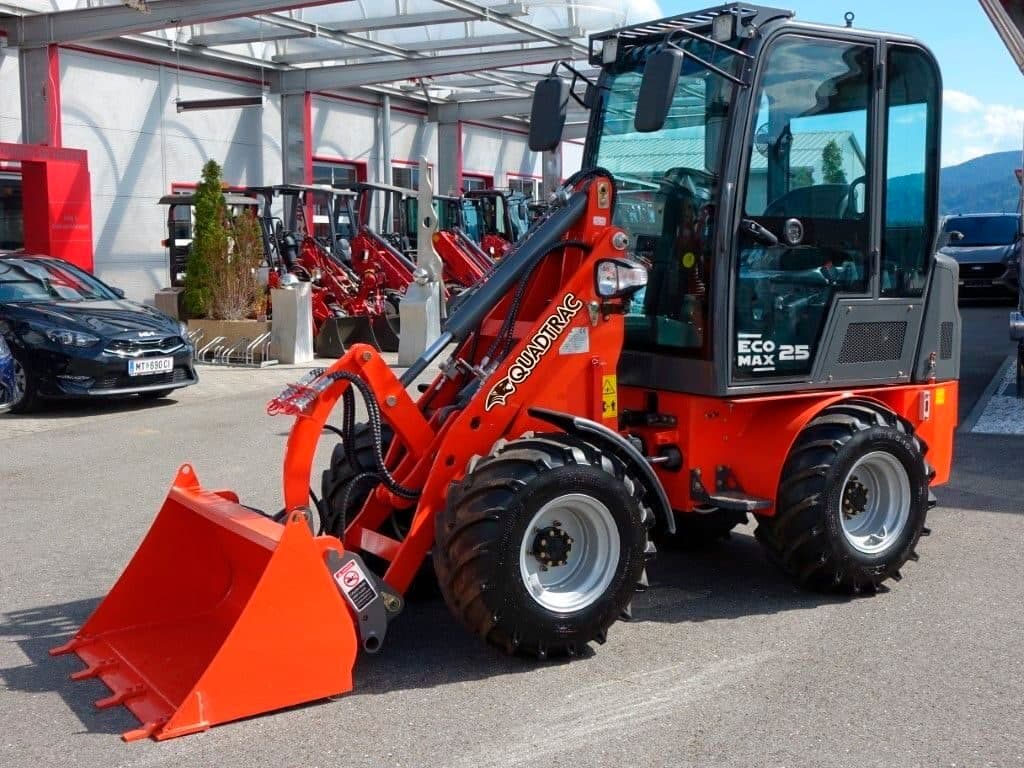 Электрический мини-погрузчик QUADTRAC EcoMax25, вес, кг 2100, высота подъема, мм 2900